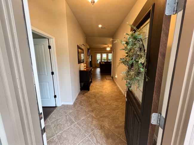 Building Photo - 222 Overland Trace Dr