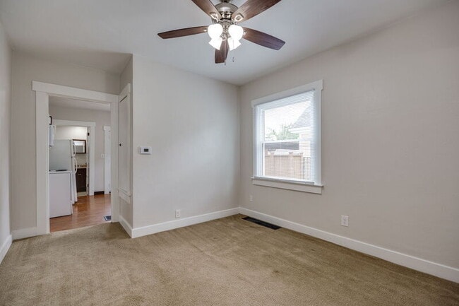 Building Photo - 2634 Wayland Ave