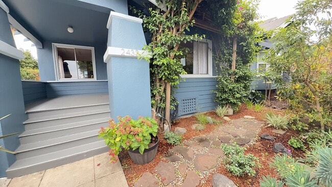 Building Photo - EPIC REA: Beautiful 2 Bed/2 Bath In the Heart of West Berkeley’s Poet’s Corner.