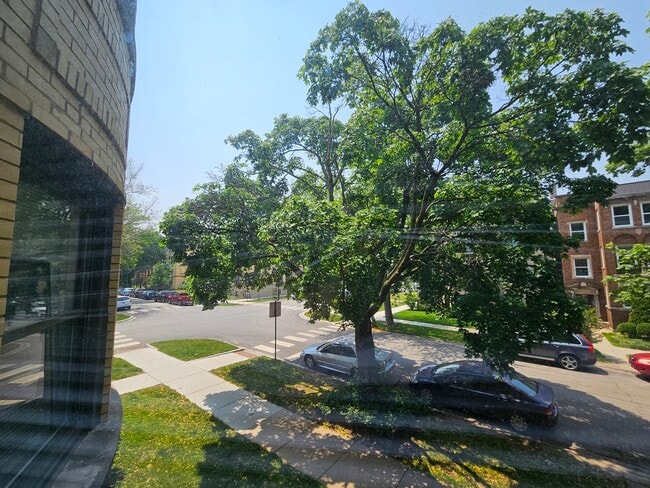 Building Photo - 5507 N Campbell Ave