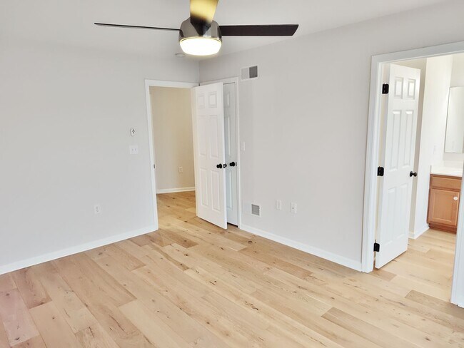 Building Photo - 3 Bed / 2-1/2 Bath Single Family Home