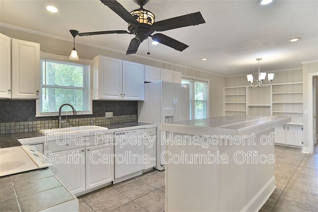 Building Photo - 901 Indigo Ave