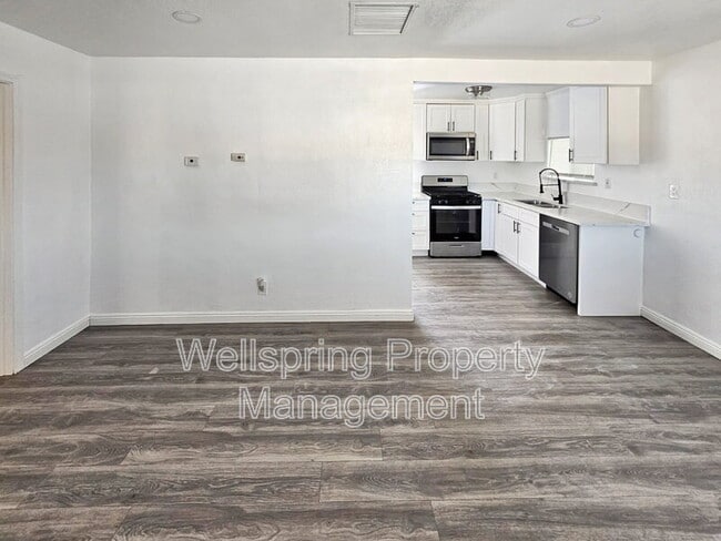 Building Photo - 327 W Haloid Ave