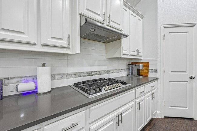 Building Photo - 808 Parkland Dr