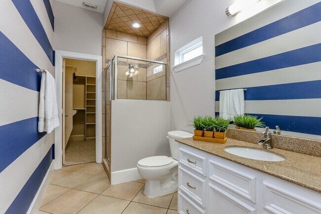 Building Photo - 306 Enid St