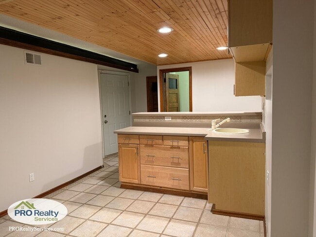 Building Photo - 2 Bedroom **50% off 1 Month's Rent with a November or December 2025 Move In**