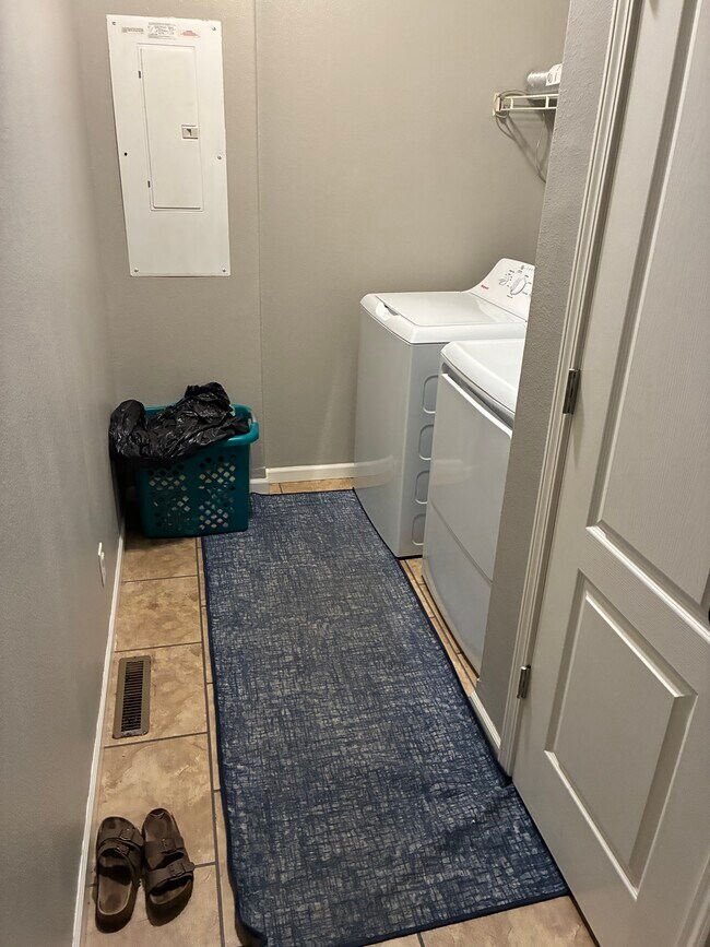 Building Photo - 109 Hemingway Ct