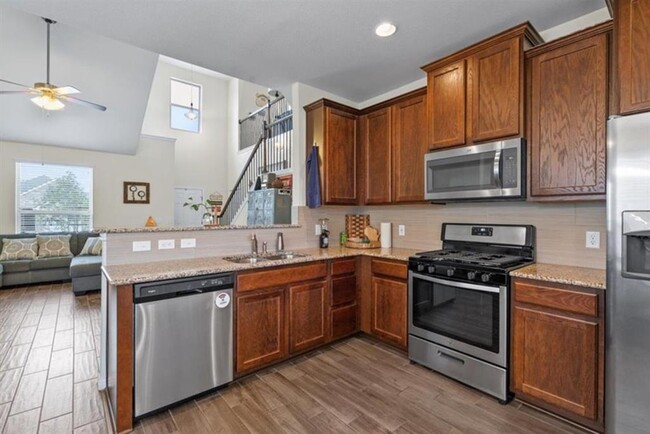 Building Photo - 105 Pine Island Ln