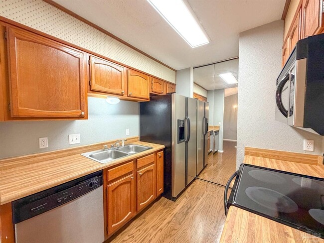 Building Photo - 2299 Scenic Hwy