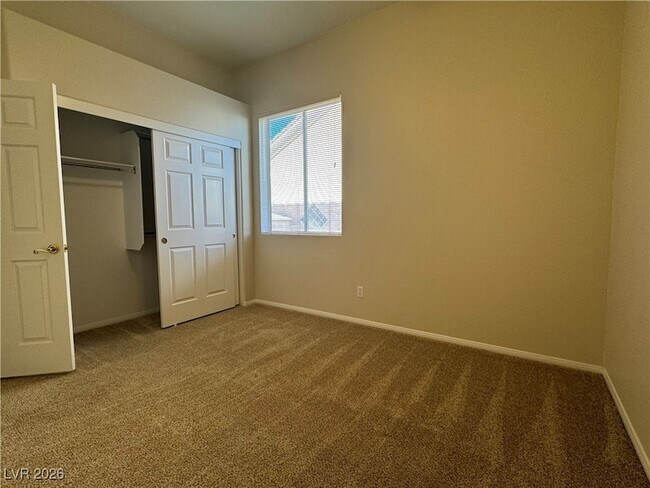 Building Photo - 8625 Desert Bird Dr