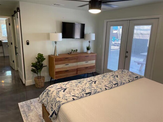 Building Photo - 1406 Brentwood St