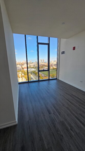 Building Photo - 828 N Cleveland Ave