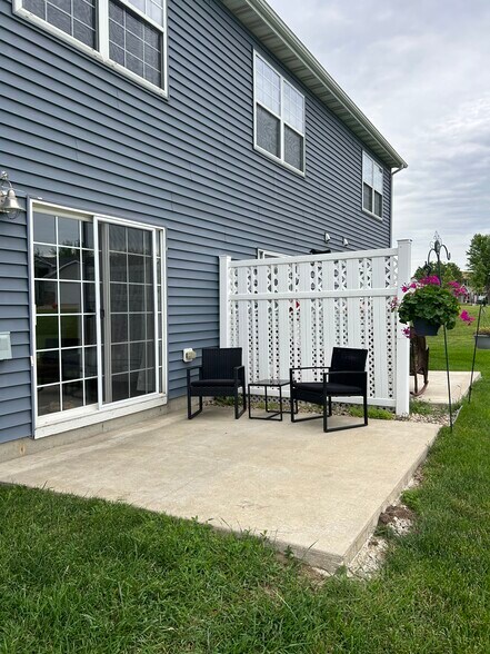 Building Photo - 506 Pointe Ct SW