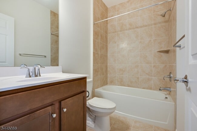 Building Photo - 4 Braeburn Ct