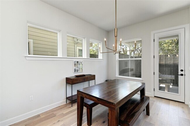 Building Photo - 5820 Harper Park Dr