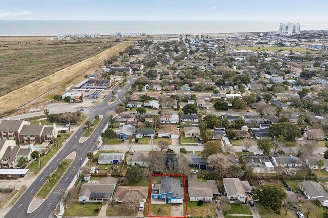Building Photo - 105 Pompano Ave