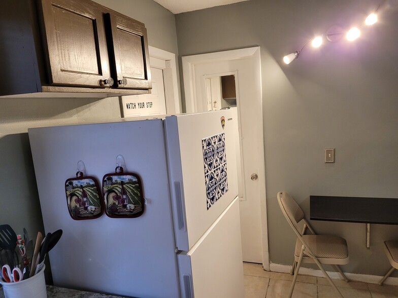 Building Photo - 129 SE 2nd Ter