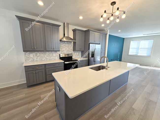 Building Photo - 340 Eugenia St SW