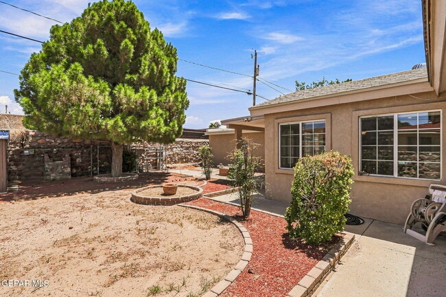 Building Photo - 6340 Modesta St