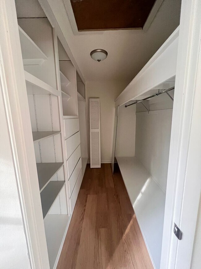 Building Photo - 115 Simmons Rd