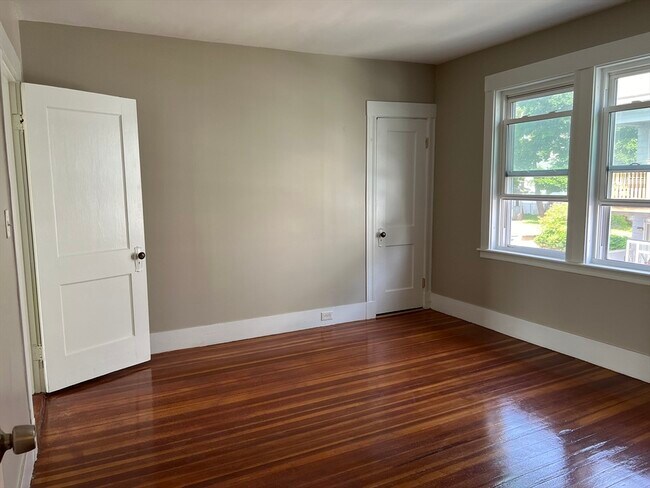 Building Photo - 3-1/2 Buffum St