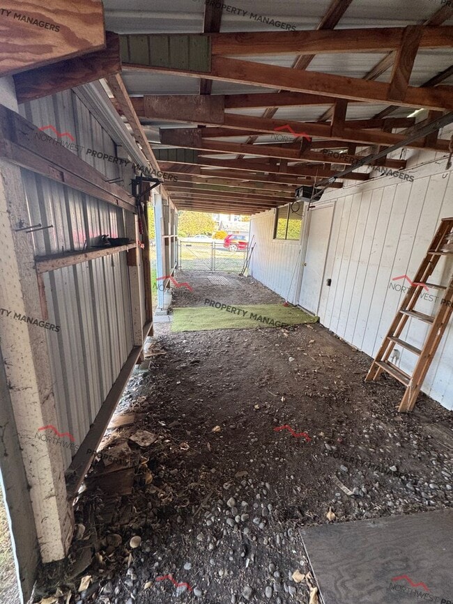 Building Photo - 1301 Kayu Ln