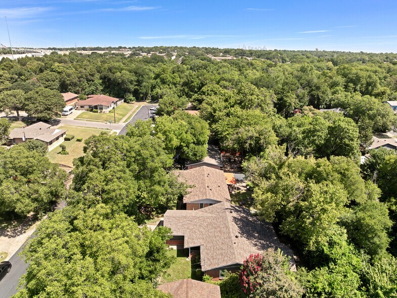 Building Photo - 4014 Sun Valley Dr