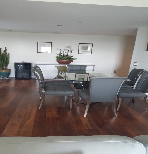 Building Photo - 195 14th St NE