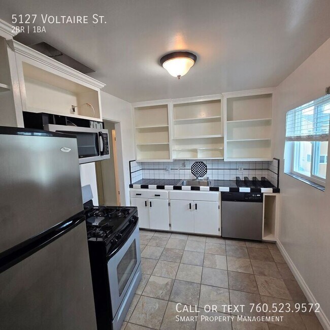 Building Photo - 5127 Voltaire St