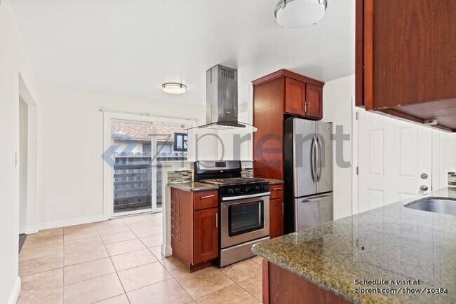 Building Photo - 3078 Deseret Dr