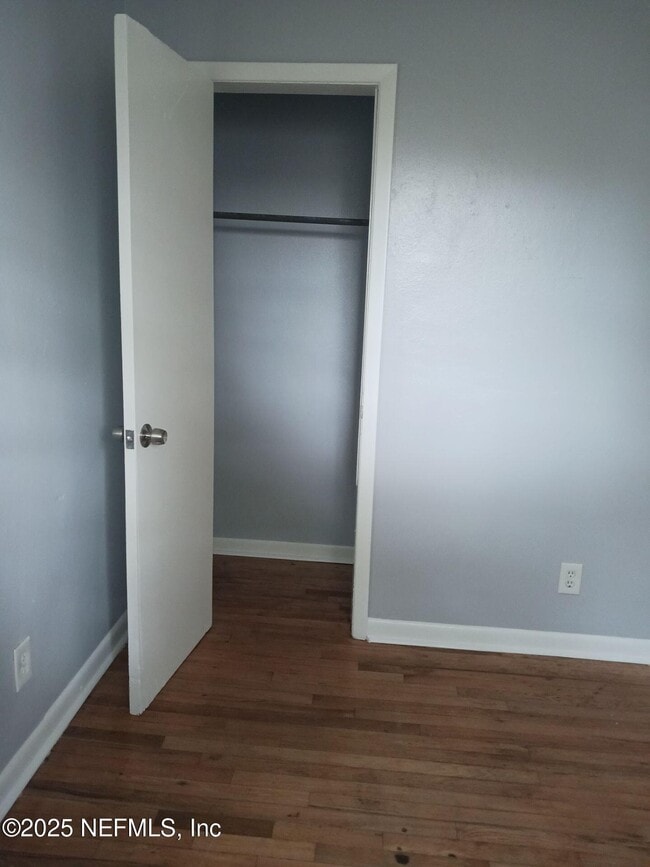 Building Photo - 1151 W 25th St