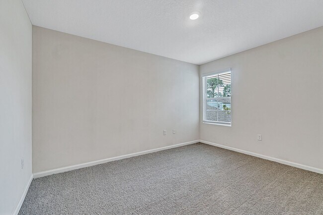 Building Photo - 920 Observatory Pkwy