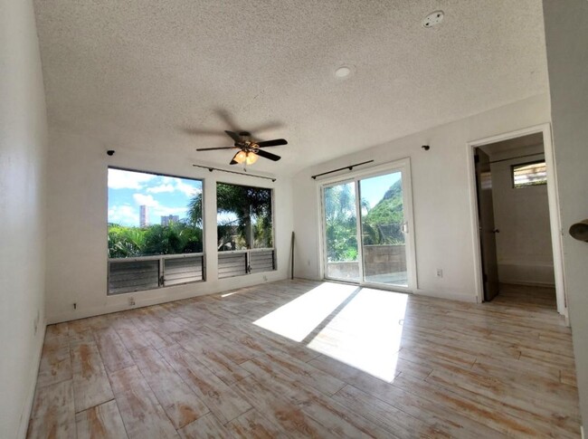 Building Photo - 98-364 Kilihe Way #33, Aiea, HI 96701