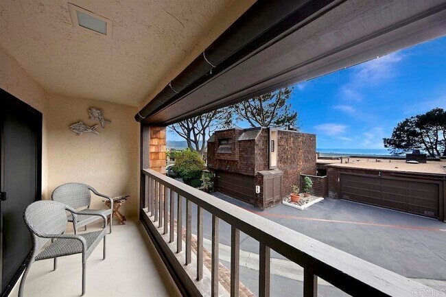 Building Photo - 2260 Del Mar Scenic Pkwy