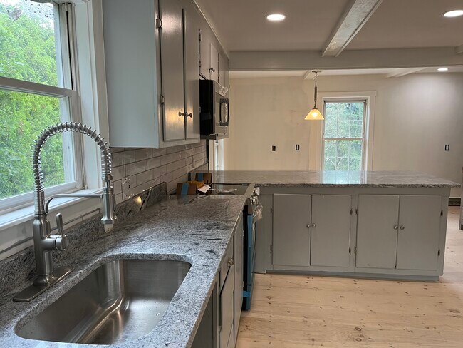 Building Photo - 181 High Rd