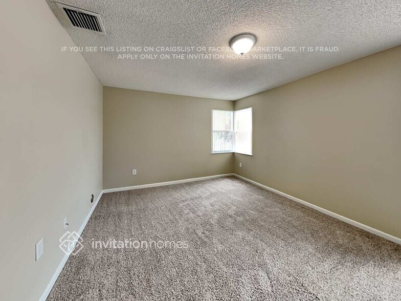 Building Photo - 351 NW 152nd Ln