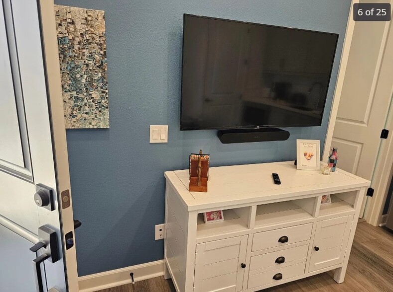 Fully furnished with smart TV - 607 Middlebrook Rd
