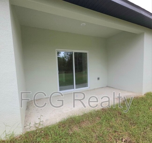 Building Photo - 6260 N Chestnut Terrace