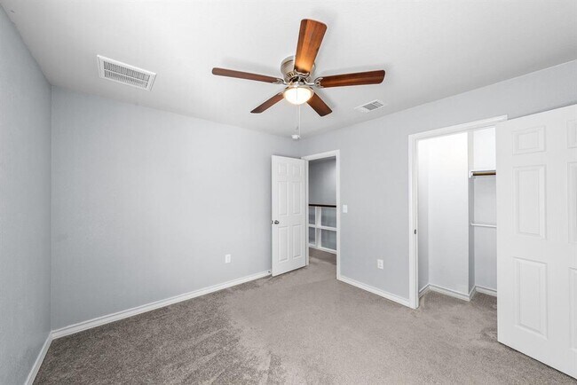 Building Photo - 5002 Plum Peach Bend