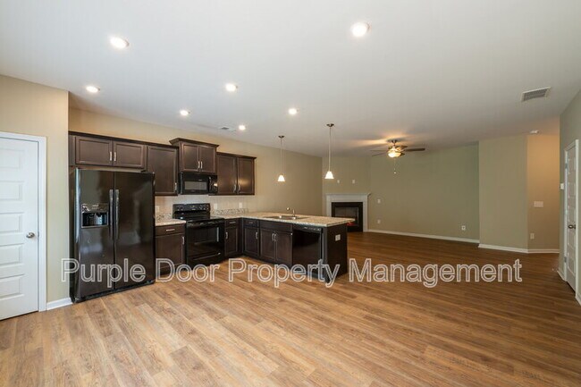 Building Photo - 111 Grant Dr