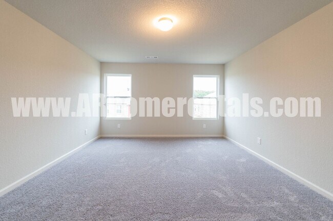 Building Photo - 1175 Gallery Dr