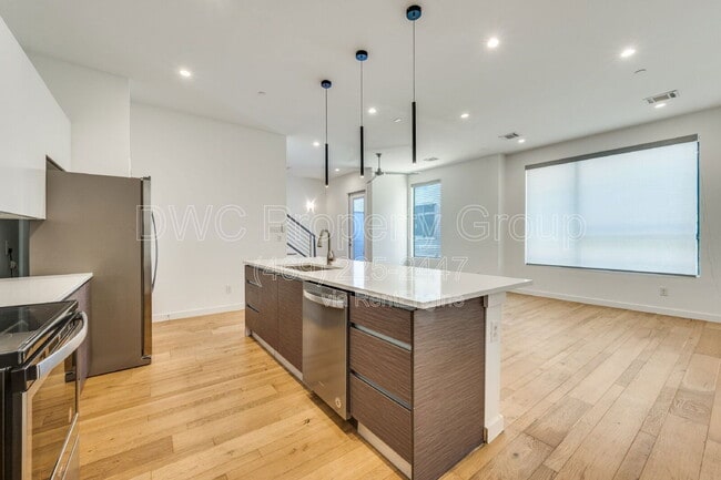 Building Photo - 2711 Kimsey Dr