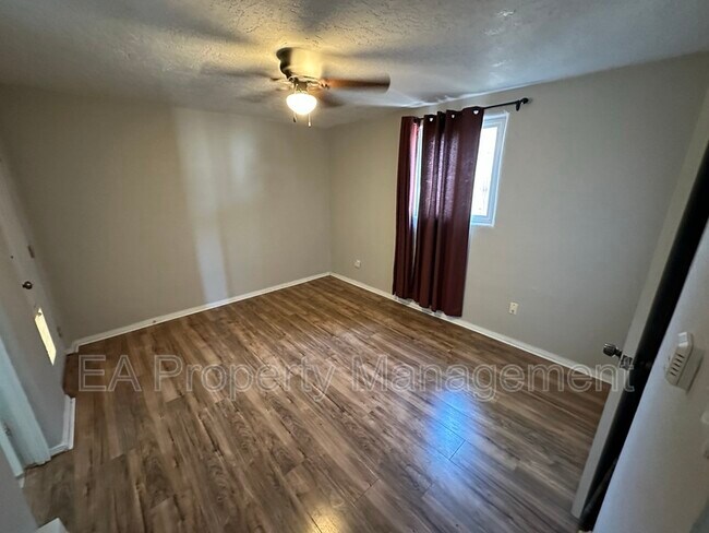 Building Photo - 3524 Cuervo Dr NE