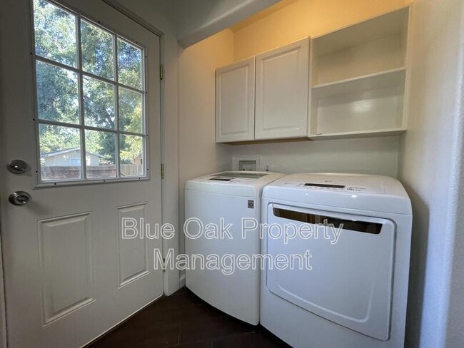 Building Photo - 956 Humboldt Ave