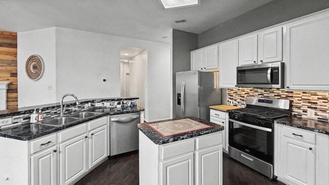 Building Photo - 11146 Clearstream Ln