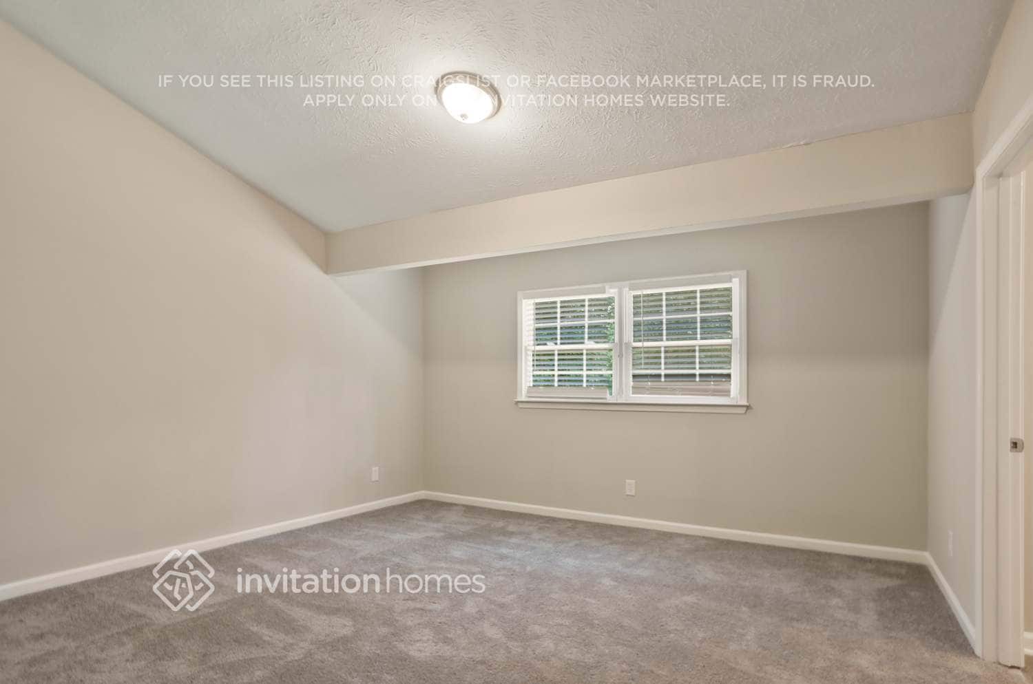 Building Photo - 5884 Four Winds Dr SW