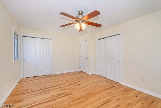 Building Photo - 11 Roehrs Dr