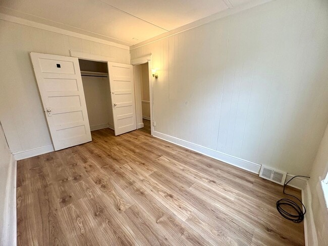 Building Photo - 3 Bedroom 1 Bathroom in Lancaster City!