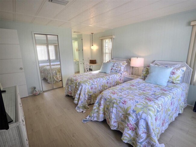 Building Photo - 46 E Palm Forest Dr