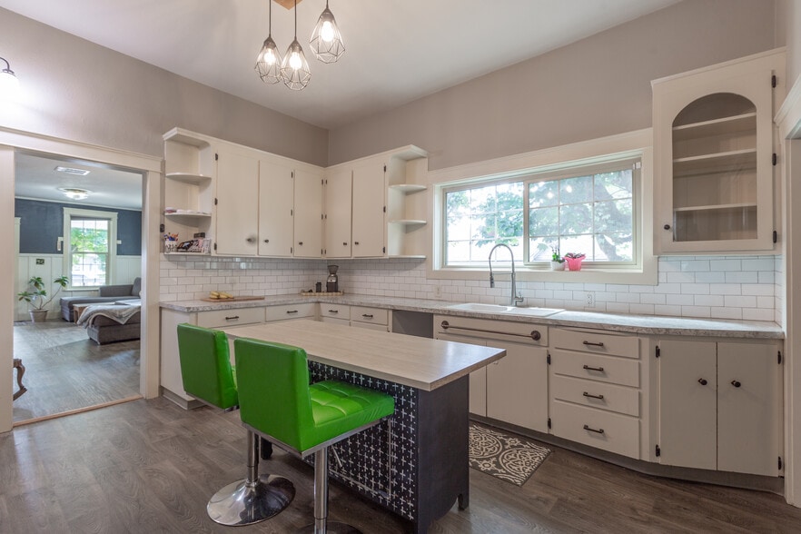 Building Photo - 3410 Q St